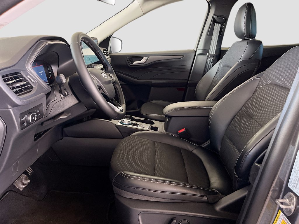 Used 2025 Ford Escape SE FWD image 21