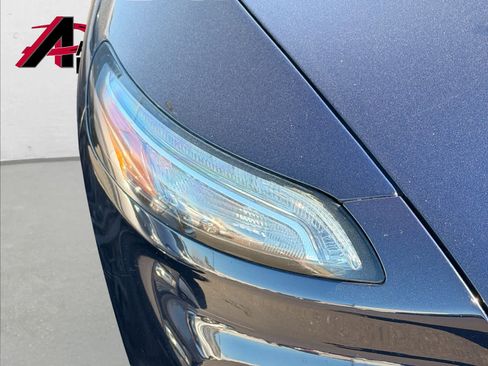 Used 2015 Jeep Cherokee Latitude w/ Comfort/Convenience Group image 8