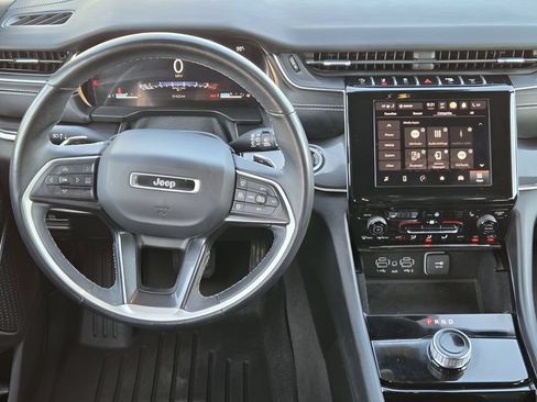 Used 2021 Jeep Grand Cherokee L Laredo AWD/4WD image 24