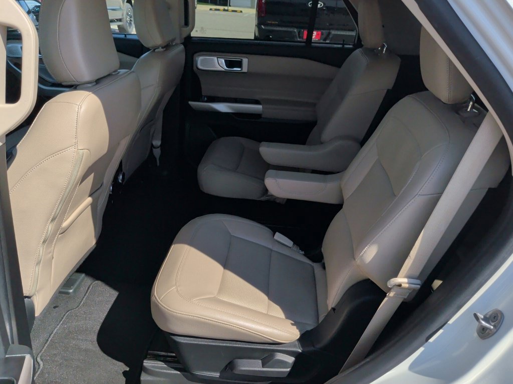 Used 2023 Ford Explorer Limited w/ Limited Technology Package RWD image 36