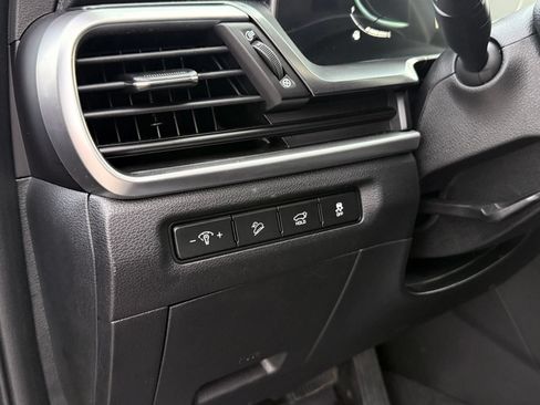 Used 2025 Kia Telluride S FWD image 17
