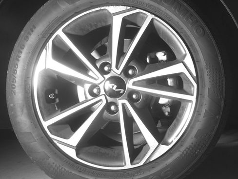 Used 2024 Kia Forte LXS image 13