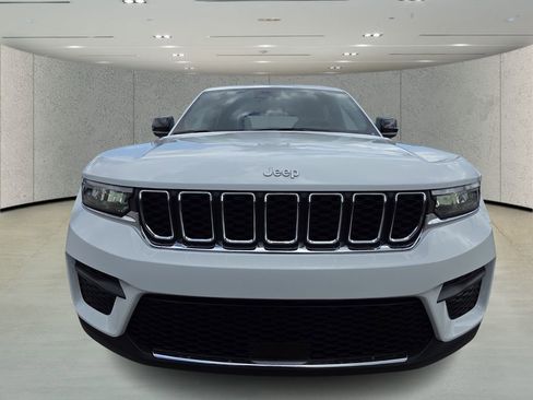 New 2026 Jeep Grand Cherokee Laredo RWD image 2