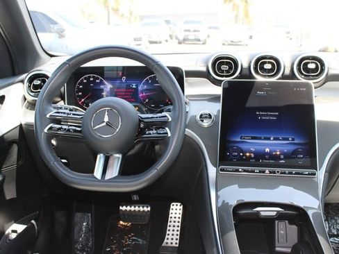 Used 2025 Mercedes-Benz GLC 300 image 14