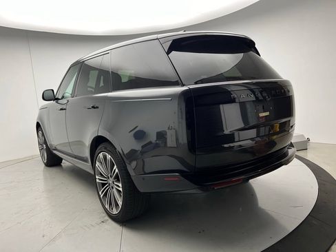 Used 2024 Land Rover Range Rover SE AWD/4WD image 4
