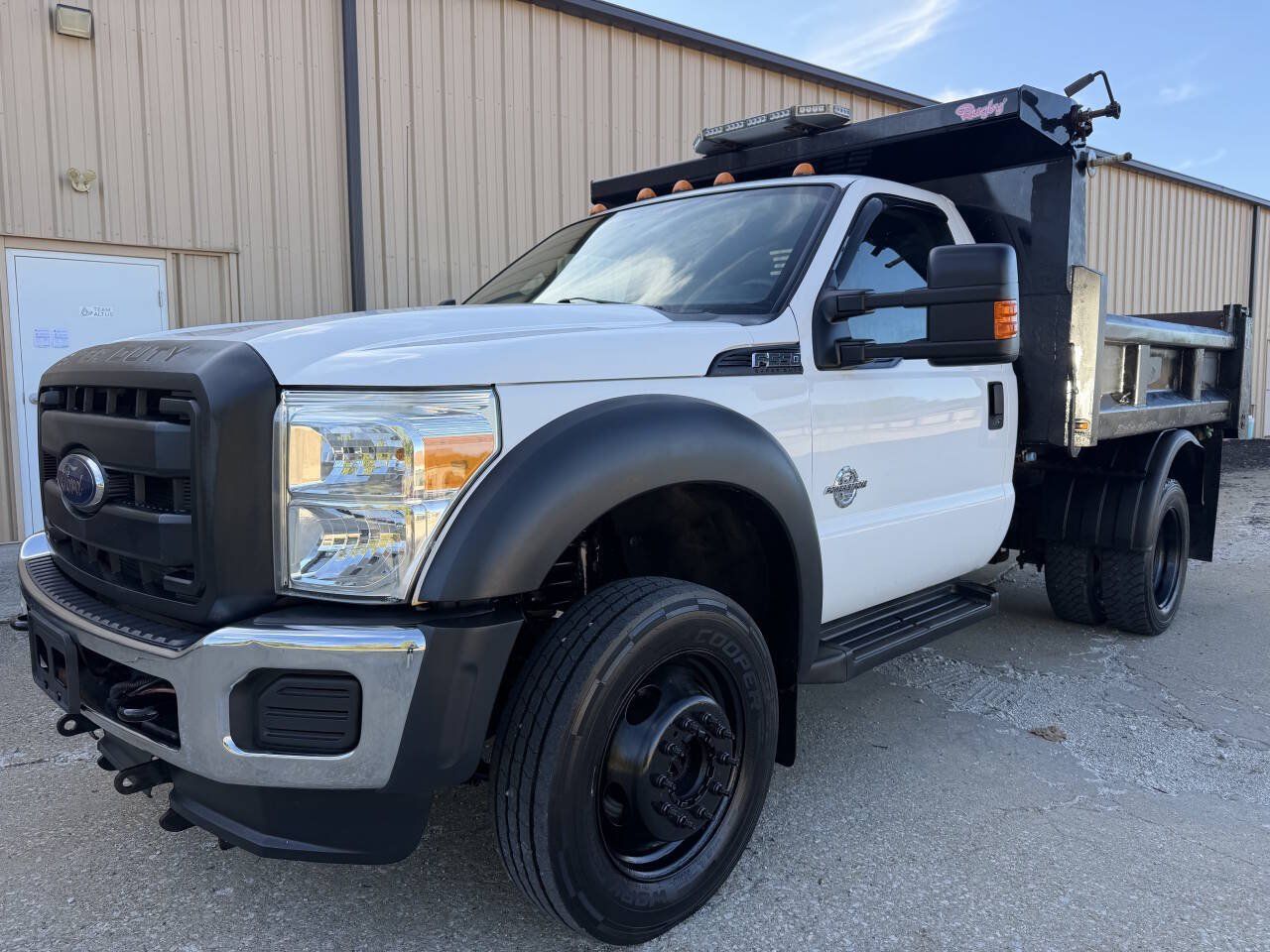 Used 2014 Ford F550 4x4 Regular Cab Super Duty image 1