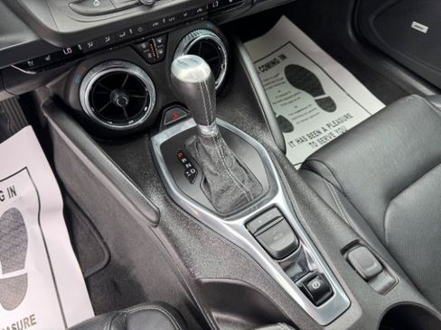 Used 2016 Chevrolet Camaro LT RWD image 17