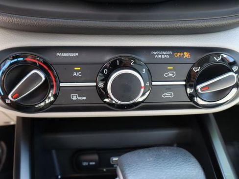 Used 2022 Kia Soul LX FWD image 33