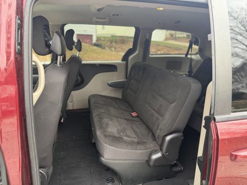 Used 2017 Dodge Grand Caravan SE w/ Power Window Group image 18