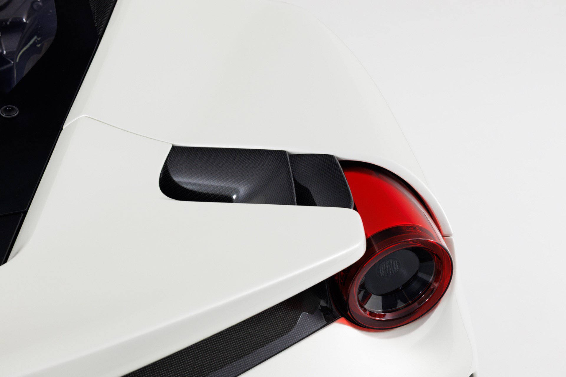Used 2020 Ferrari 488 Pista Coupe RWD image 86