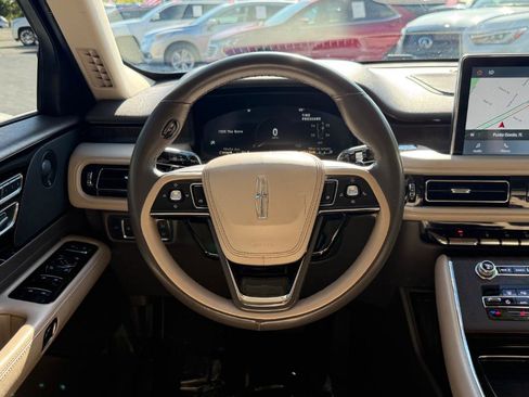 Used 2021 Lincoln Aviator Reserve RWD image 11
