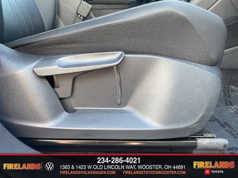 New 2024 Volkswagen Tiguan SE image 49