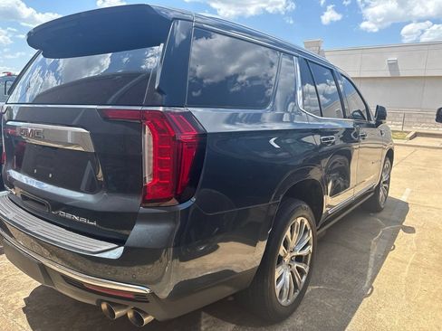 Used 2021 GMC Yukon Denali w/ Denali Premium Package AWD/4WD image 4