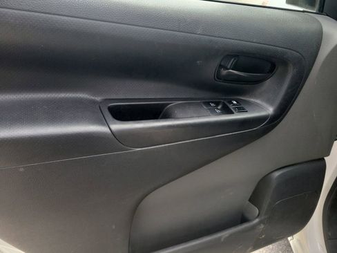 Used 2019 Nissan NV200 S image 21