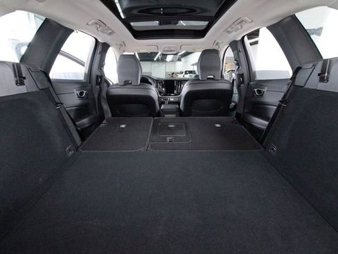 Certified 2025 Volvo XC60 B5 Plus w/ Climate Package AWD/4WD image 33