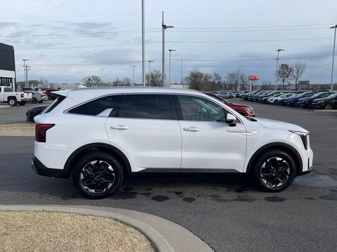 Certified 2025 Kia Sorento S w/ Panoramic Sunroof Package image 7