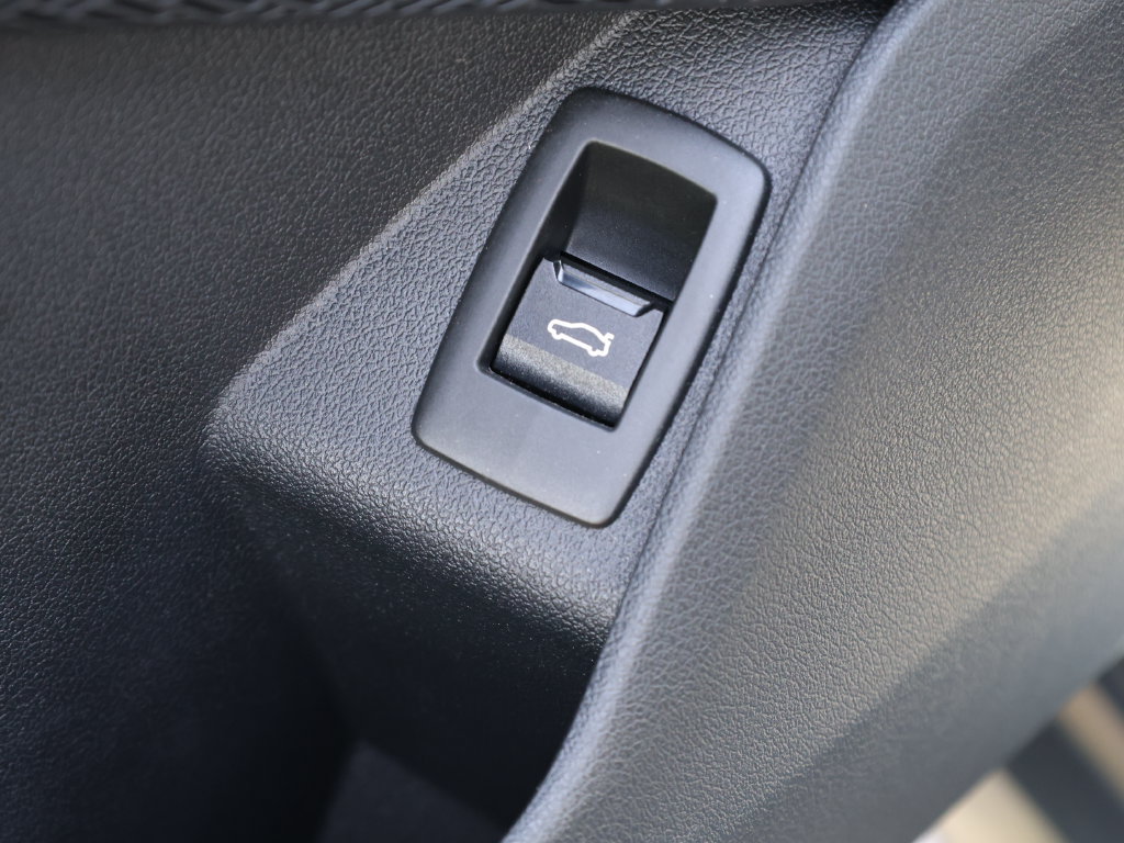 Used 2025 BMW X2 xDrive28i AWD/4WD image 13