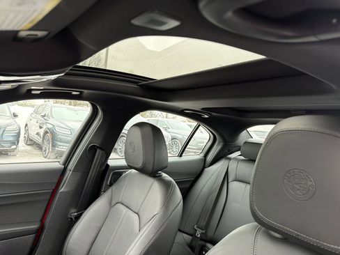 Used 2023 Alfa Romeo Giulia Sprint image 27