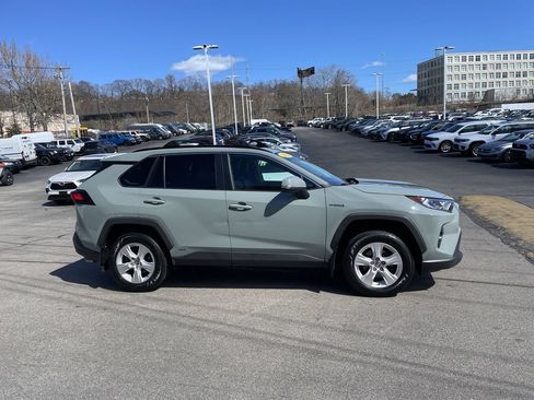 Used 2020 Toyota RAV4 XLE w/ Convenience Package AWD/4WD image 7