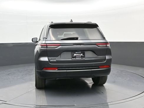 Used 2024 Jeep Grand Cherokee Altitude AWD/4WD image 6