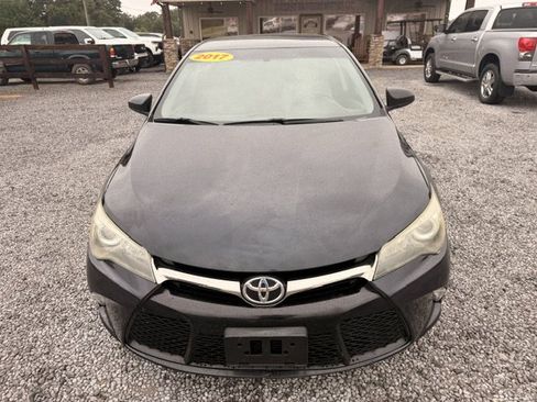 Used 2017 Toyota Camry SE FWD image 2