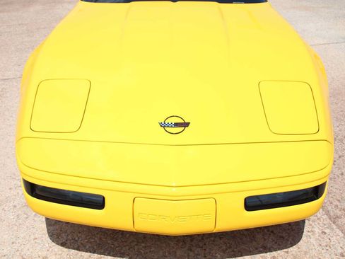 Used 1995 Chevrolet Corvette Coupe RWD image 4