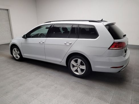 Used 2018 Volkswagen Golf SE image 3