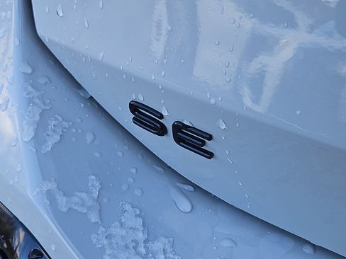 New 2026 Volkswagen Tiguan SE R-Line image 4