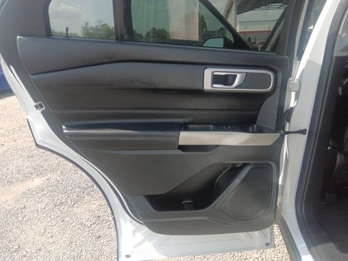 Used 2021 Ford Explorer XLT w/ Equipment Group 202A RWD image 31