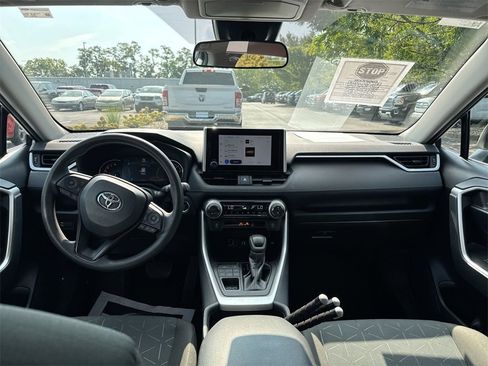Used 2023 Toyota RAV4 XLE image 10