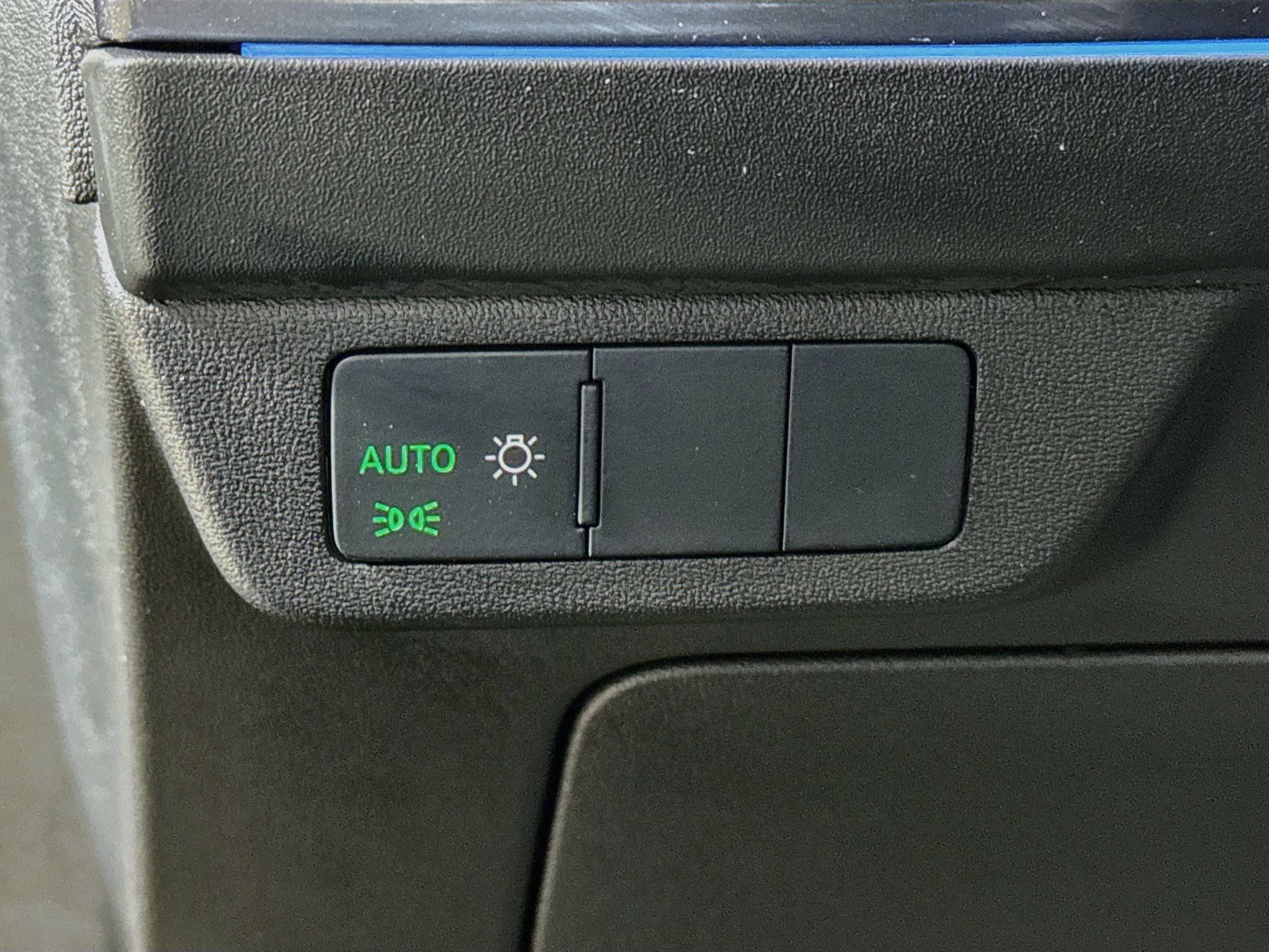 Used 2024 Audi Q4 e-tron Premium Plus w/ Premium Plus AWD/4WD image 15