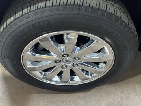 Used 2010 Ford Edge SEL image 3