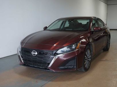 Used 2023 Nissan Altima 2.5 SV