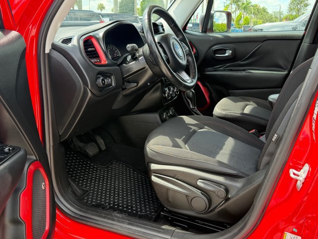 Used 2017 Jeep Renegade Trailhawk w/ Cold Weather Group II AWD/4WD image 16