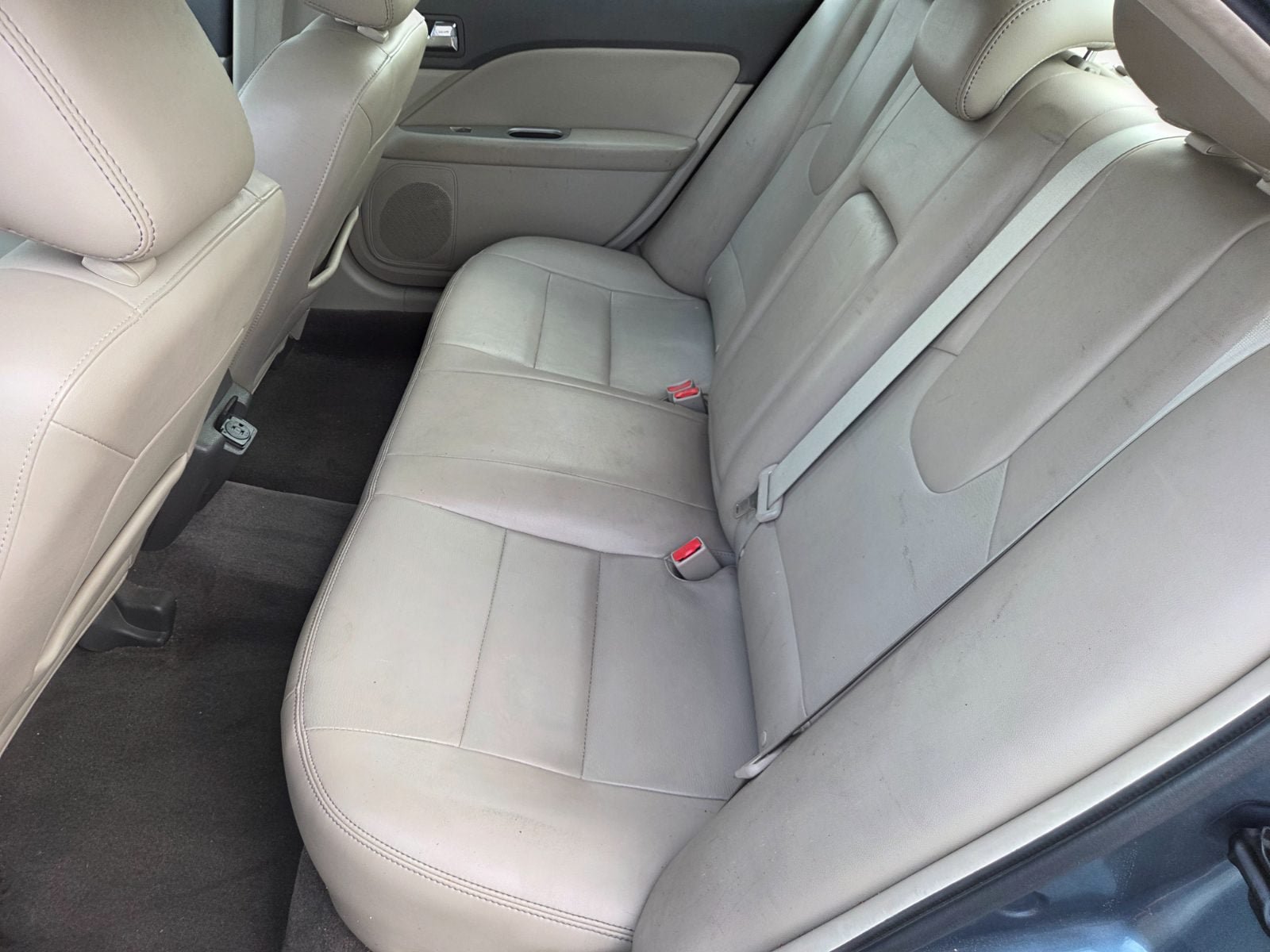 Used 2012 Ford Fusion Hybrid FWD image 11