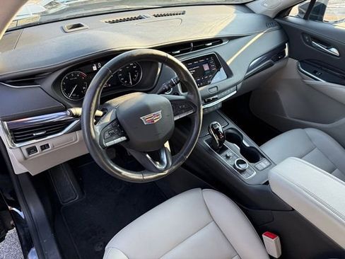 Used 2023 Cadillac XT4 Luxury w/ Cold Weather Package image 12