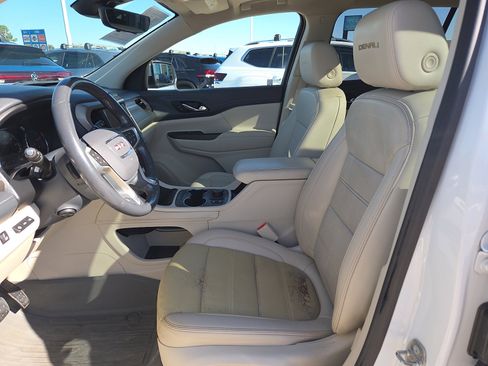 Used 2022 GMC Acadia Denali w/ Denali Ultimate Package FWD image 14