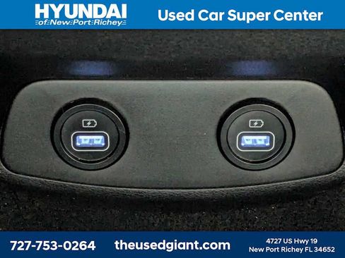 Used 2023 Hyundai Santa Fe SEL w/ Premium Package FWD image 17