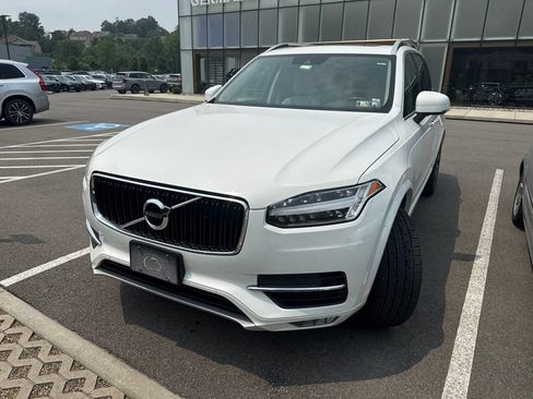 Used 2019 Volvo XC90 T5 Momentum w/ Multimedia Package AWD/4WD image 1