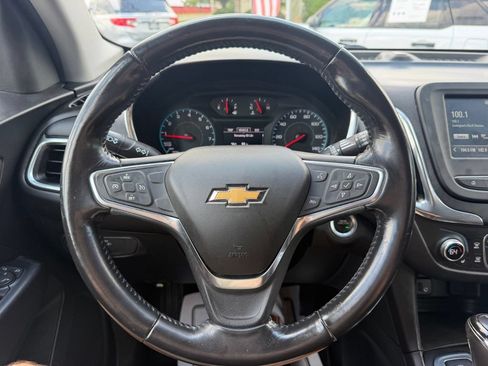 Used 2018 Chevrolet Equinox LT FWD image 16