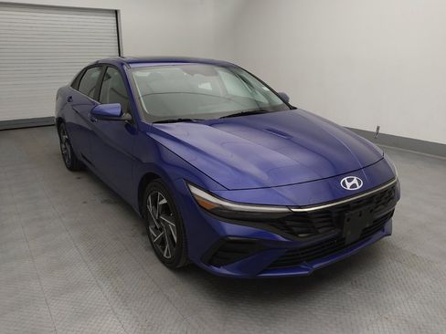 Used 2025 Hyundai Elantra SEL image 13