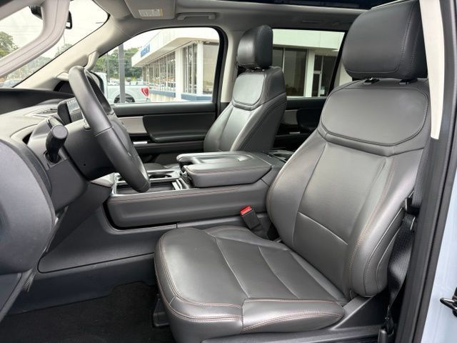 Certified 2025 Ford Expedition Active AWD/4WD image 19