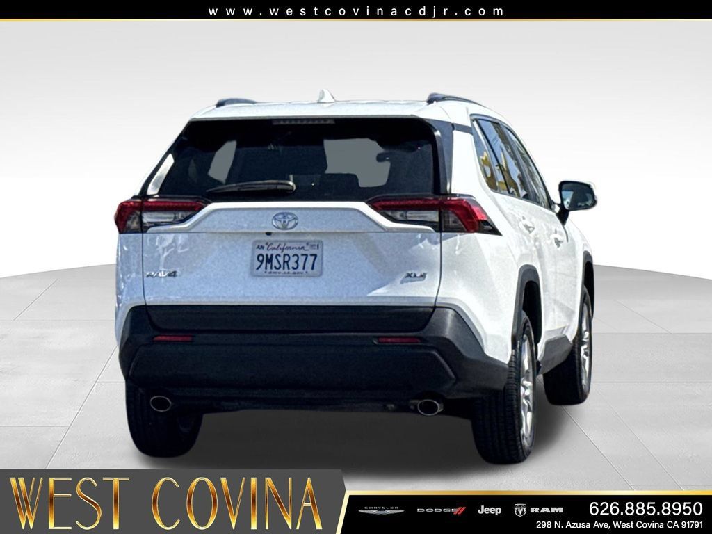 Used 2024 Toyota RAV4 XLE FWD image 10