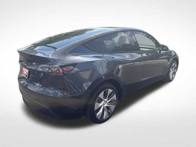 Used 2024 Tesla Model Y Long Range AWD/4WD image 3