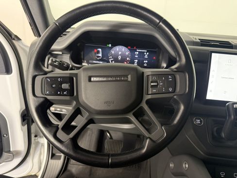 Used 2023 Land Rover Defender 130 X-Dynamic SE AWD/4WD image 23