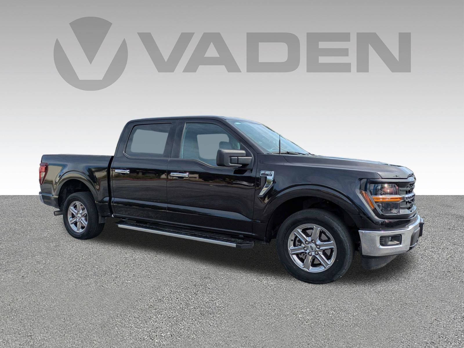 Used 2025 Ford F150 XLT w/ Equipment Group 301A Standard RWD image 3