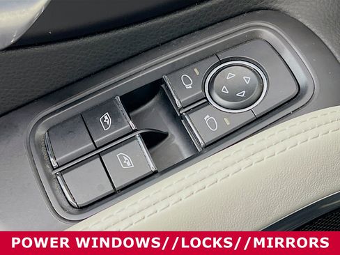 Used 2018 Porsche 718 Boxster S image 16