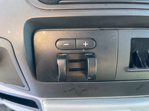 Used 2011 Ford F350 XL w/ Skid Plate Pkg image 30