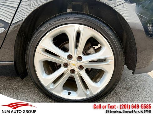 Used 2017 Chevrolet Cruze Premier FWD image 11