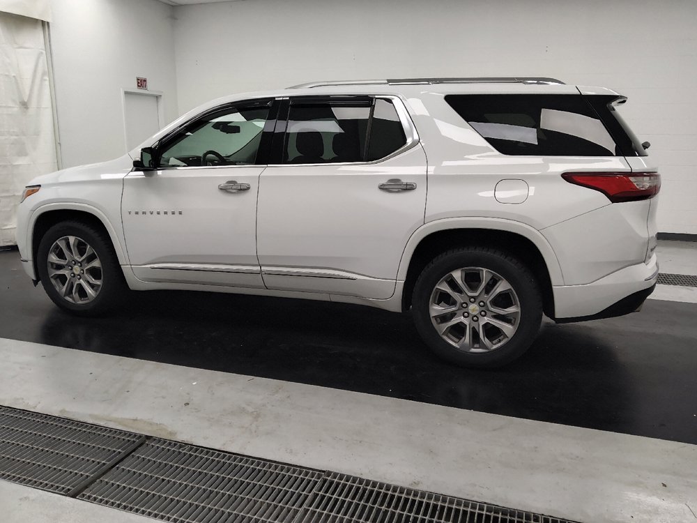 Used 2018 Chevrolet Traverse Premier w/ Driver Confidence II Package FWD image 3
